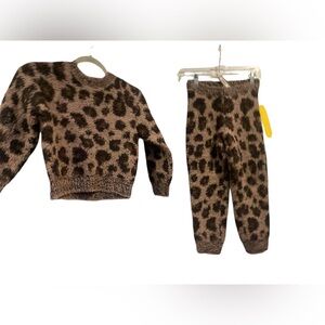 NWT SKIMS kids cozy fairisle jogger set SIENNA LEOPARD PRINT Size 6/7